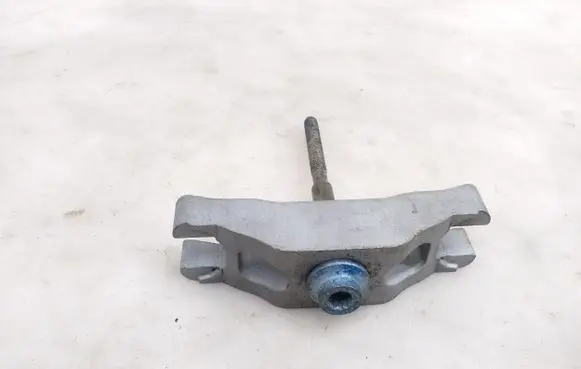 Skoda Karoq Fuel Injector clamp holder 03L216