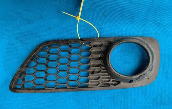 BMW 5 GT F07 Front bumper lower grill 8050055