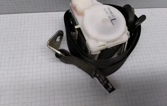 Opel Zafira A Front seatbelt 90580901 040678