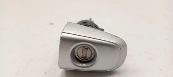 Lexus RX 330 - 350 - 400H Front door lock (next to the handle)