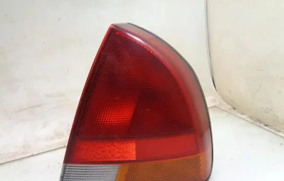Mitsubishi Carisma Rear/tail lights