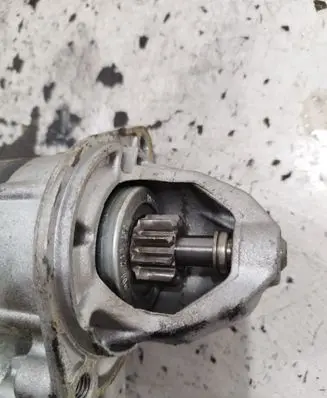 Mercedes-Benz E W211 Starter motor 221044 1320578