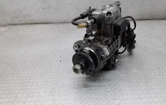 Audi A3 S3 8L Fuel injection high pressure pump 0460404977 038130107D