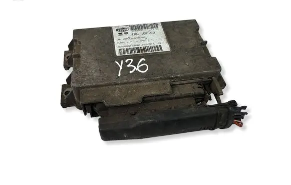 Fiat Punto (176) Engine control unit/module 46480662 DGNECR48 IAW16FEB