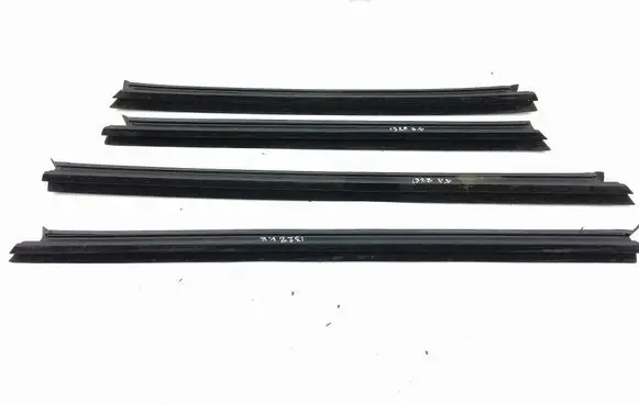 Volvo S90, V90 Rubber seal front door window/glass 31848303