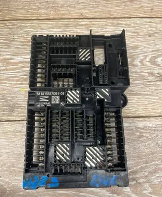 BMW 7 G11 G12 Fuse module 6837091