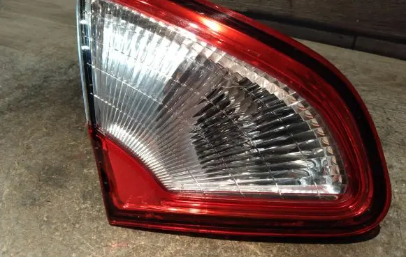 Nissan Qashqai+2 Tailgate rear/tail lights 89503189