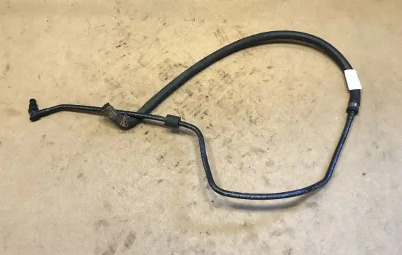 Mercedes-Benz R W251 Engine coolant pipe/hose A2515010025
