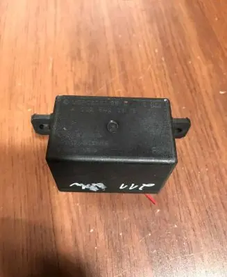 Mercedes-Benz E W211 Glow plug pre-heat relay A0025423819 23132A2001X14