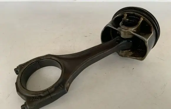 Audi Q7 4M Piston with connecting rod 06E198401E 06E107065EE 06E107066EE