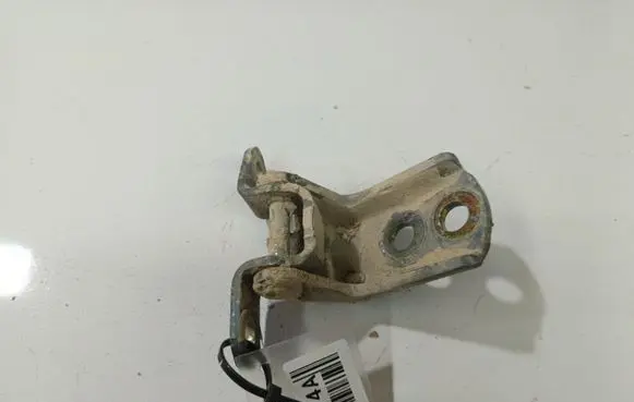 Nissan Primera Front door upper hinge 
