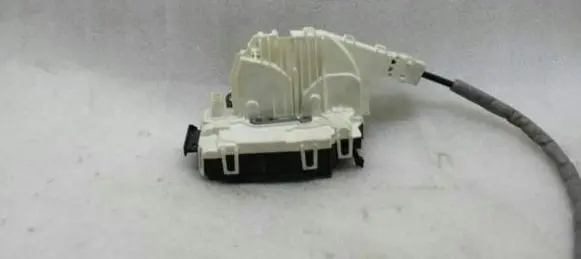 Mercedes-Benz GLK (X204) Rear door lock A2047302435