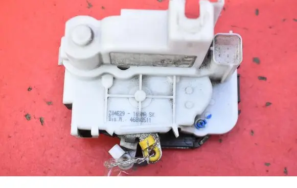 Fiat Panda 141 Front door lock 46803511