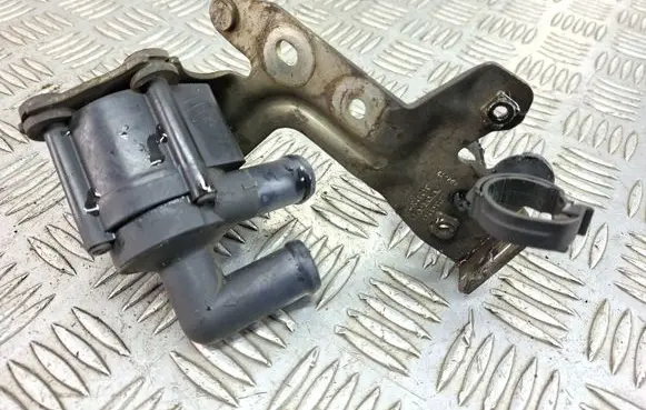 Volvo XC90 Electric auxiliary coolant/water pump 31368143
