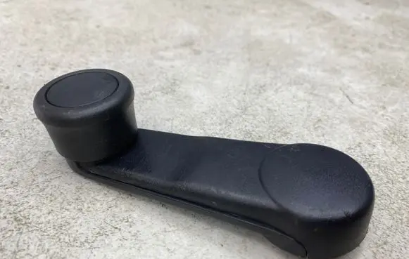 Audi A4 S4 B7 8E 8H Rear door window winding handle 8Z0837581B