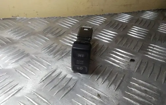 Toyota Avensis Verso Interior fan control switch 191333 46501N
