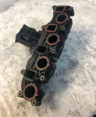 Volkswagen Jetta VI Intake manifold 03l129711al