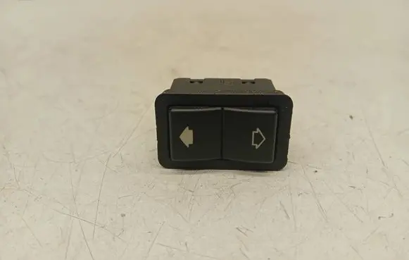 BMW 5 E39 Electric window control switch 8368974
