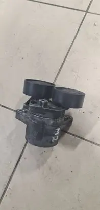 BMW 5 F10 F11 Generator/alternator bracket 7810807