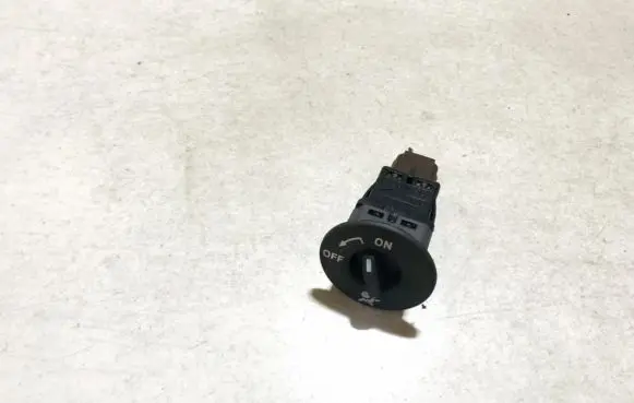 Passenger airbag on/off switch