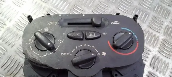 Peugeot 206 Climate control unit 1068901 10689-01