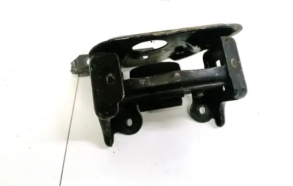 Peugeot 206 Engine mount bracket