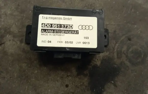 Audi A6 S6 C5 4B Alarm control unit/module 4D0951173D
