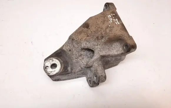 Lexus IS 220D-250-350 Engine mounting bracket