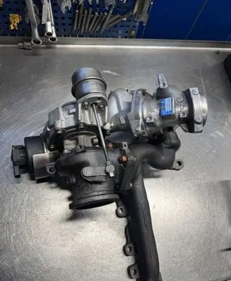 Volkswagen Amarok Turbo 03L145715B