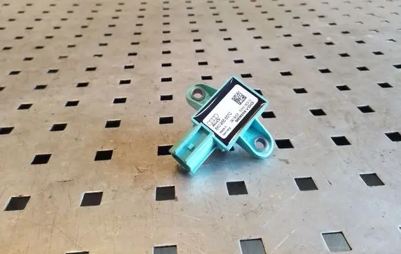 Audi Q5 SQ5 Airbag deployment crash/impact sensor 8K0955557C 5WK43809
