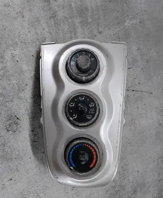 Toyota Yaris Climate control/heater control trim 55406-52120