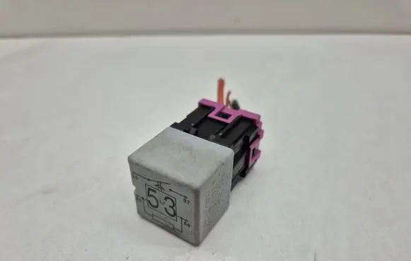 Volkswagen Golf V Other relay 141951253B