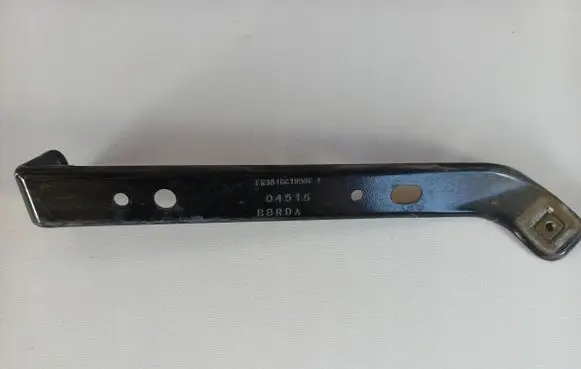 Ford Mustang VI Fender mounting bracket FR3B16C199BC