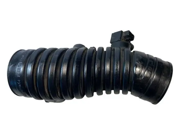 Volkswagen Transporter - Caravelle T4 Turbo air intake inlet pipe/hose 044129627E