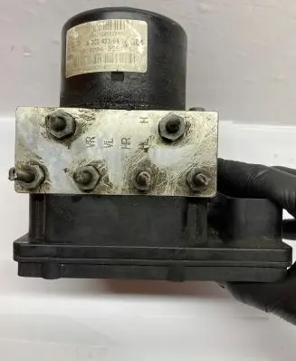 Mercedes-Benz C W203 ABS Pump A0034319412Q04