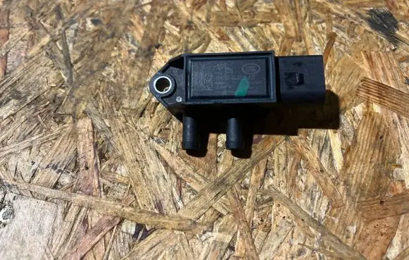 Land Rover Range Rover Velar Exhaust gas pressure sensor G4D35L200AB