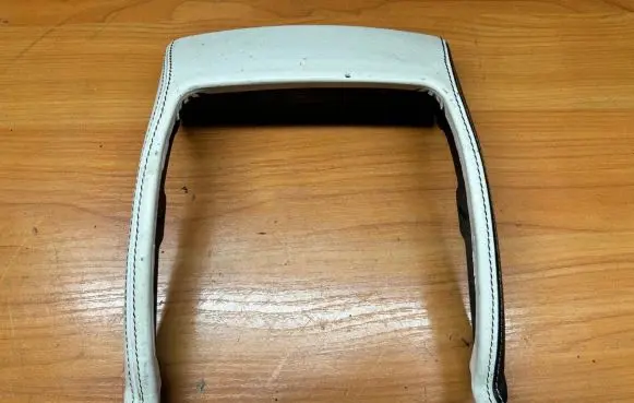 Rear air vent grill