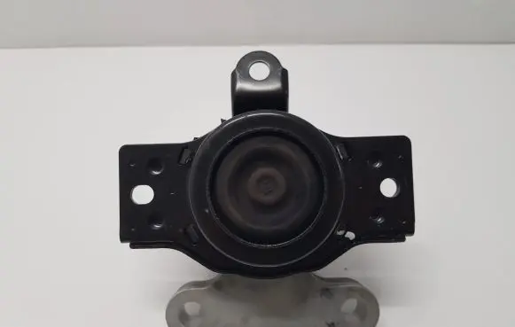 Opel Karl Engine mount bracket