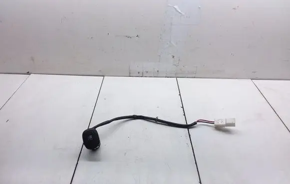 KIA Carens II Fuel tank opening switch 935901D000