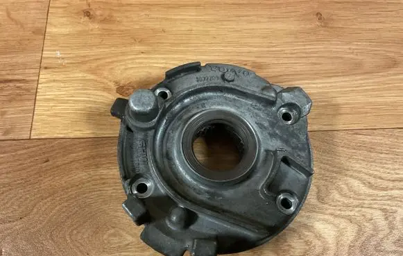 Volvo V70 Oil pump 3077709