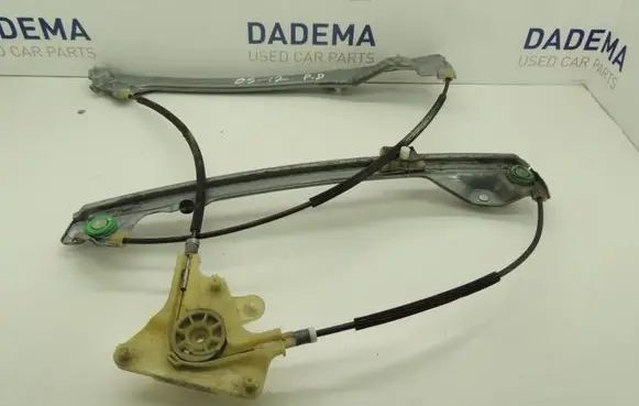 Renault Laguna III Front window lifting mechanism without motor 974826102 DS12