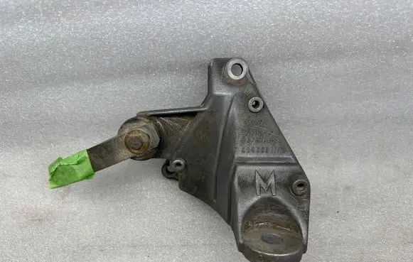 Audi A4 S4 B5 8D Gearbox mounting bracket 8D0399114S