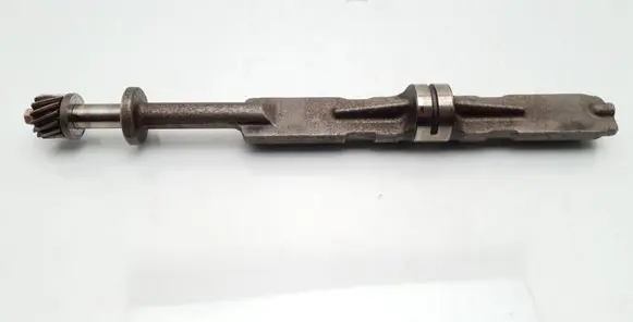 Mitsubishi Pajero Oil pump balance shaft 