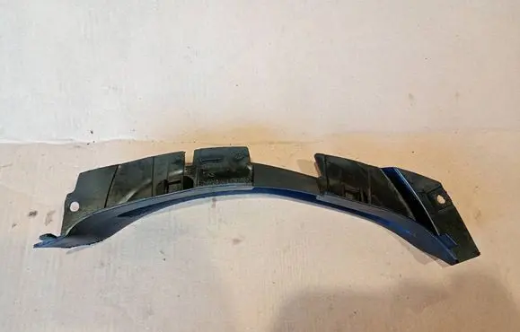 Volkswagen Touran III Front splash guards bracket 5TA805945A