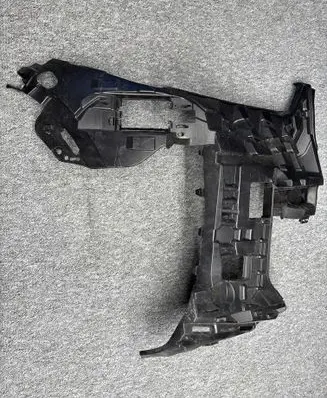 Front bumper mounting bracket