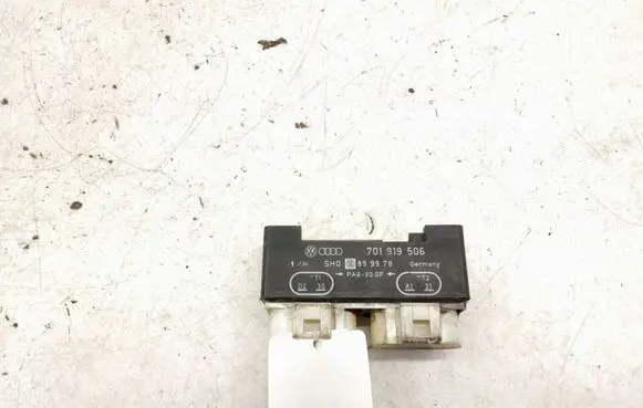 Coolant fan relay
