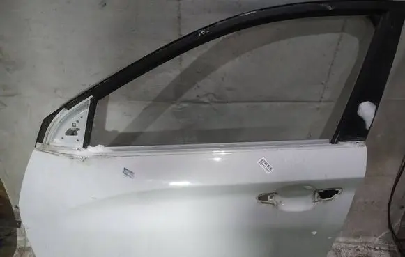 Hyundai Kona I Front door BALTOS