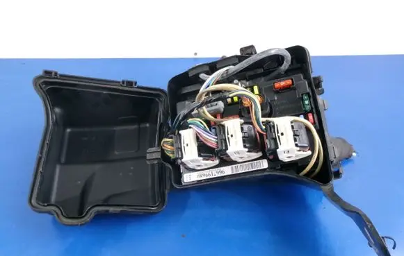 Citroen DS3 Fuse box set 9667199680