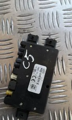 Audi A6 S6 C5 4B Aerial antenna amplifier 4d0035530e