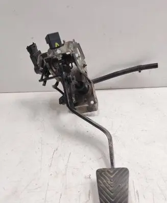Hyundai i40 Clutch pedal 
